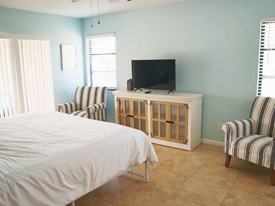 Cozy Retreat, Heated Pool, Water Canal, Bikes,3 Bedroom Cape Coral Ngoại thất bức ảnh
