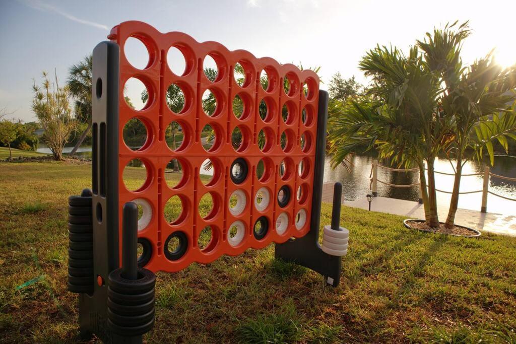Cozy Retreat, Heated Pool, Water Canal, Bikes,3 Bedroom Cape Coral Ngoại thất bức ảnh