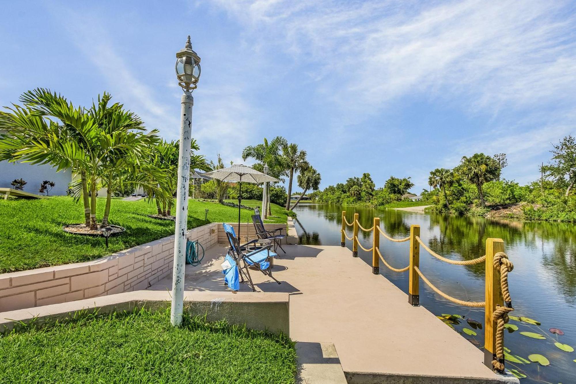 Cozy Retreat, Heated Pool, Water Canal, Bikes,3 Bedroom Cape Coral Ngoại thất bức ảnh