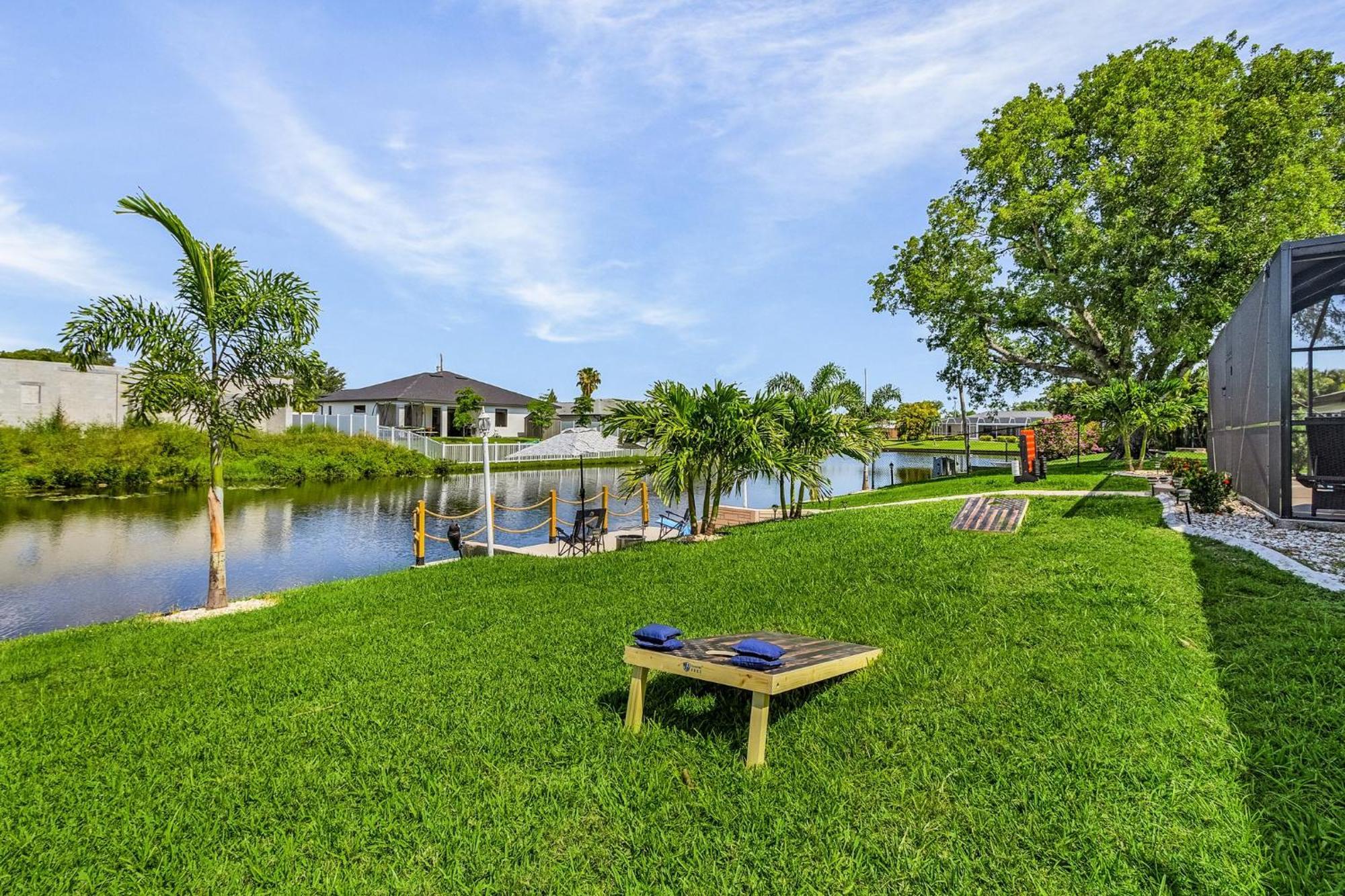 Cozy Retreat, Heated Pool, Water Canal, Bikes,3 Bedroom Cape Coral Ngoại thất bức ảnh